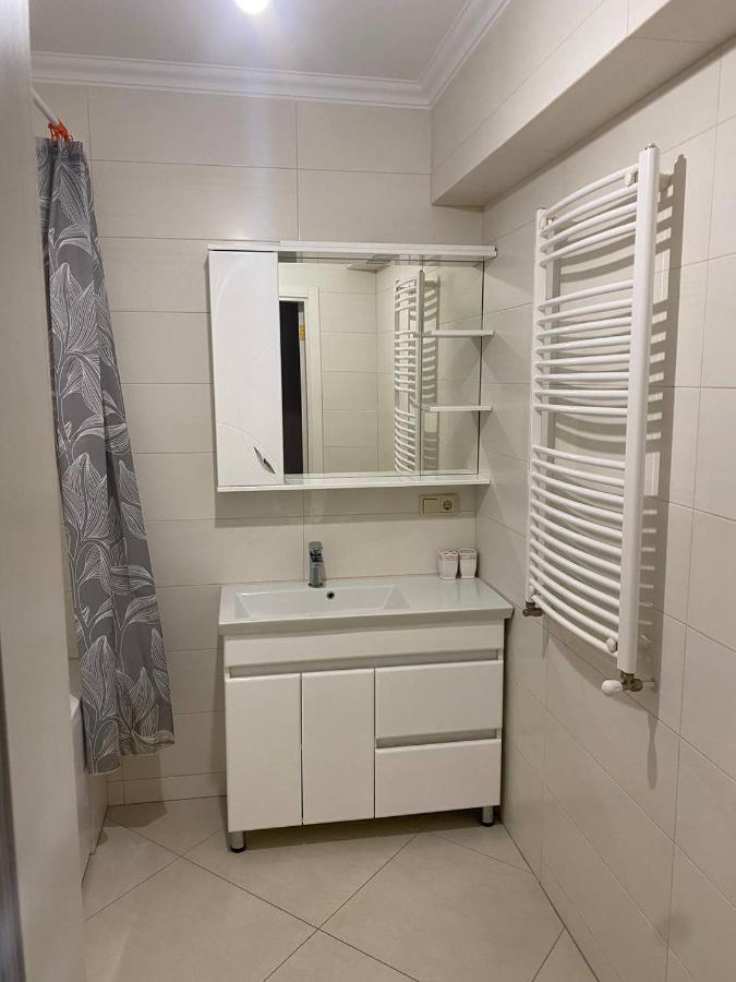 Appartement Avec 2 Chambres En Centre Ville Chisináu Exterior foto