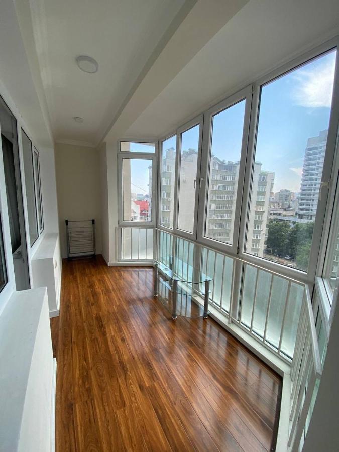 Appartement Avec 2 Chambres En Centre Ville Chisináu Exterior foto