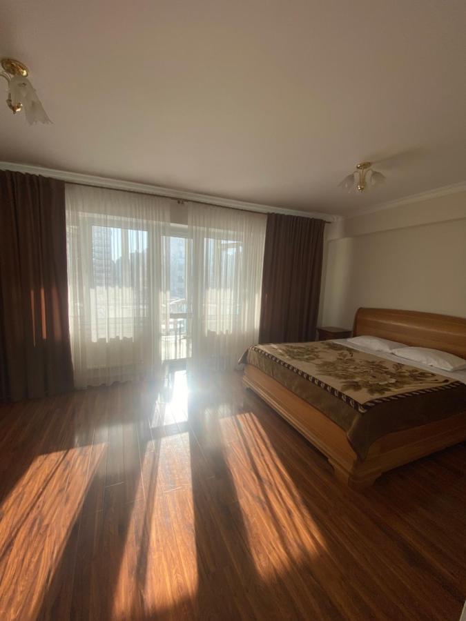 Appartement Avec 2 Chambres En Centre Ville Chisináu Exterior foto