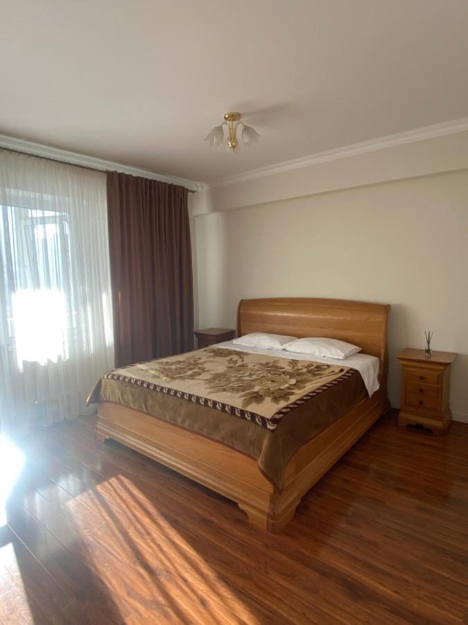 Appartement Avec 2 Chambres En Centre Ville Chisináu Exterior foto